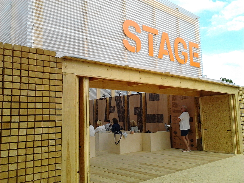 0382cagestage.jpg